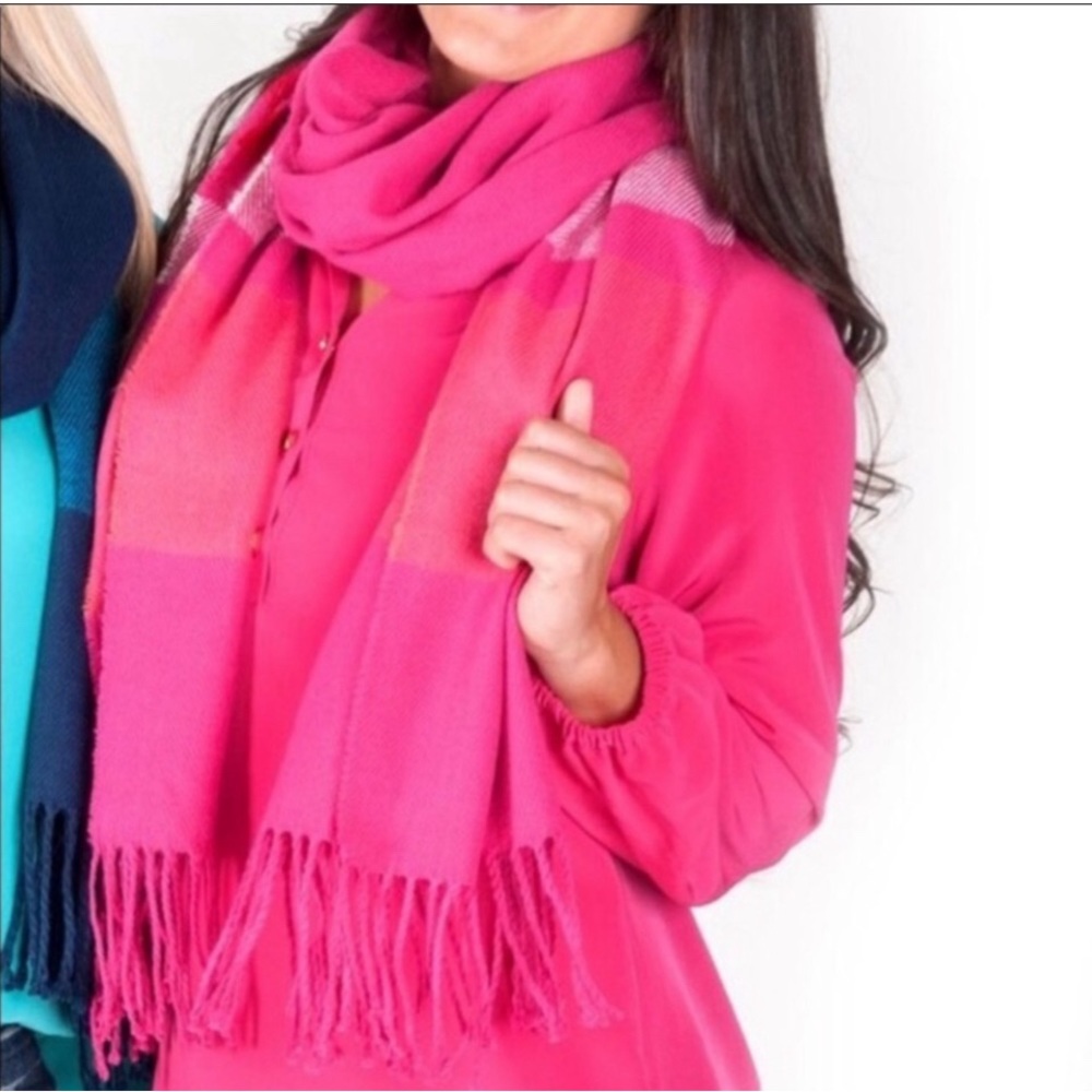 PINK PRINT SCARF WITH FRINGE BOTTOMS